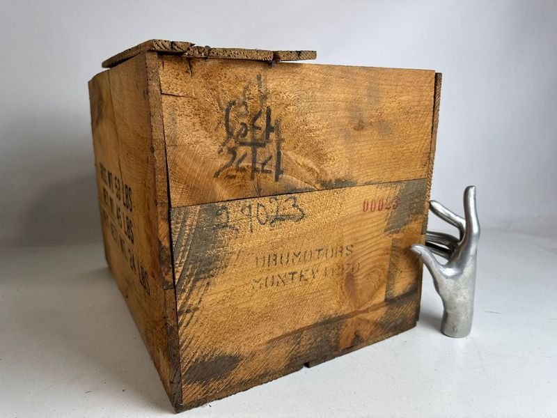 Antiguo cajón de bebidas con diseño antiguo - imagen 2