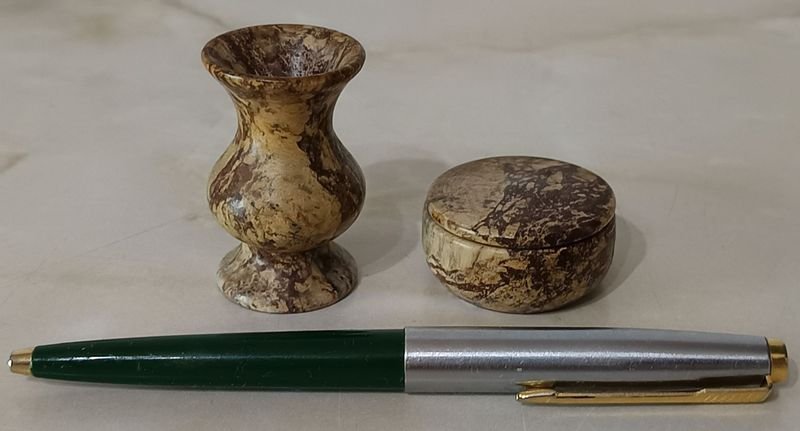 Lote anterior: Miniatura de Florero y Pastillero en Marmolina
