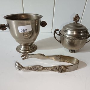 Lote siguiente: Juego de Azucarero y Cubitera de Metal con Pinza