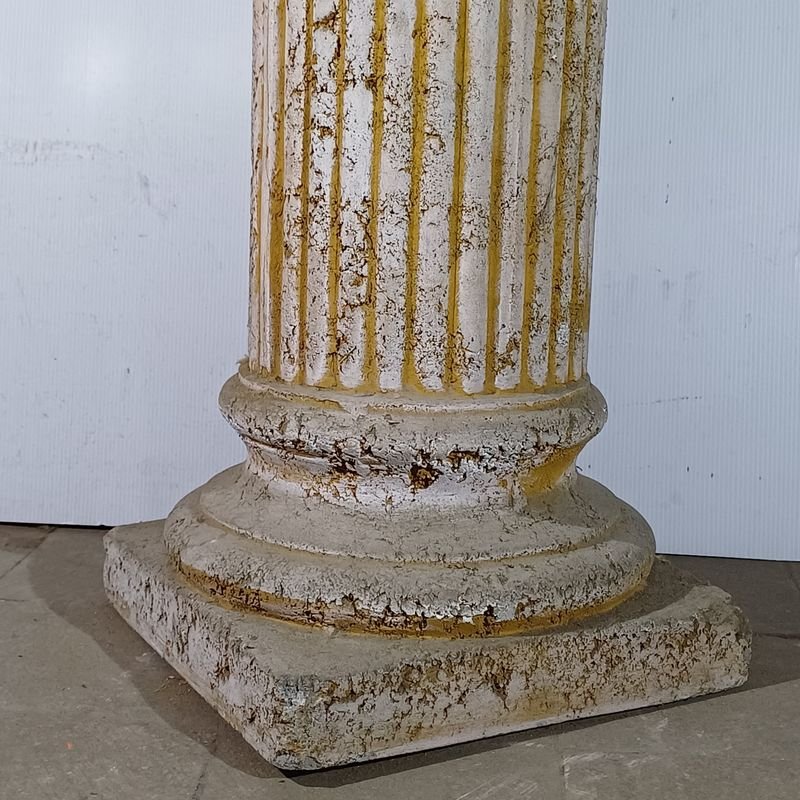 Pedestal griego decorativo en concreto y pintura - imagen 4