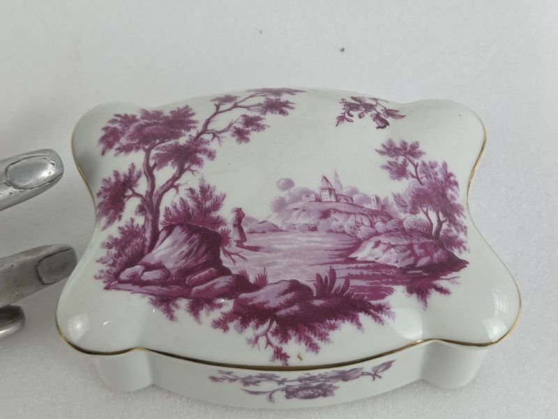 Item 901735 - Image 1