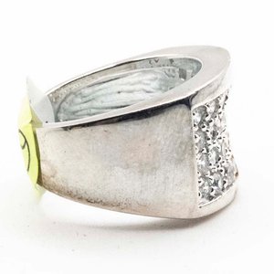 Anillo con Circonias y Detalles Metálicos - imagen 2