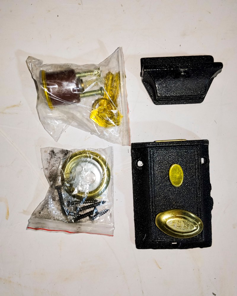 4 Cerraduras Tipo Campaña con Llaves y Tornillos