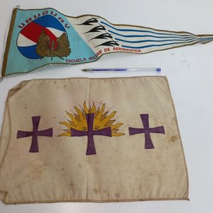 Banderín Escuela Militar de Aeronáutica Uruguay y Bandera Hispanidad Capitán Camblor - imagen 1