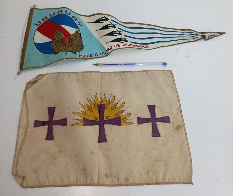 Banderín Escuela Militar de Aeronáutica Uruguay y Bandera Hispanidad Capitán Camblor