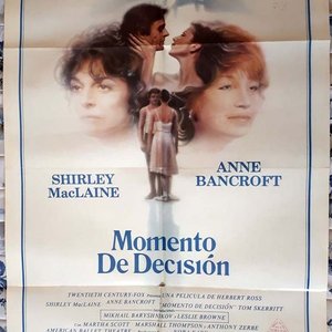 Lote anterior: Poster de Cine "Momento de Decisión" (1977) con Shirley MacLaine y Anne Bancroft