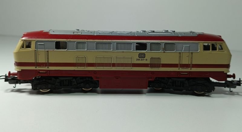Modelo de locomotora diesel HO a escala 1:87 DB 218 217-8 - imagen 2