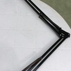 Lote siguiente: Lámpara de Brazo Flexible Negra con Parlante Sony