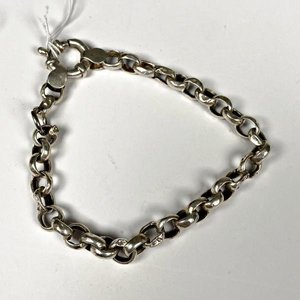 Lote siguiente: Pulsera Gruesa de Plata con Cierre Mosquetón