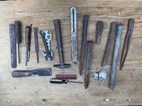 LOTE DE PUNTAS ESCUADRA,  SOLINGEN, MARTILLO ETC