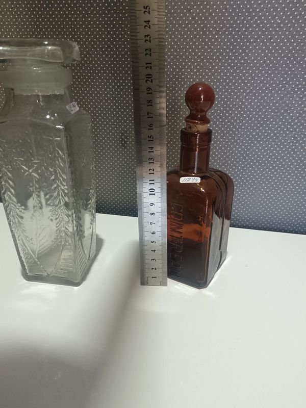 Dos frascos de licor para coleccionistas - imagen 3
