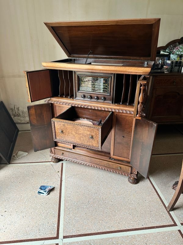 Gran Mueble Combinado con Radio y Toca Disco - imagen 8