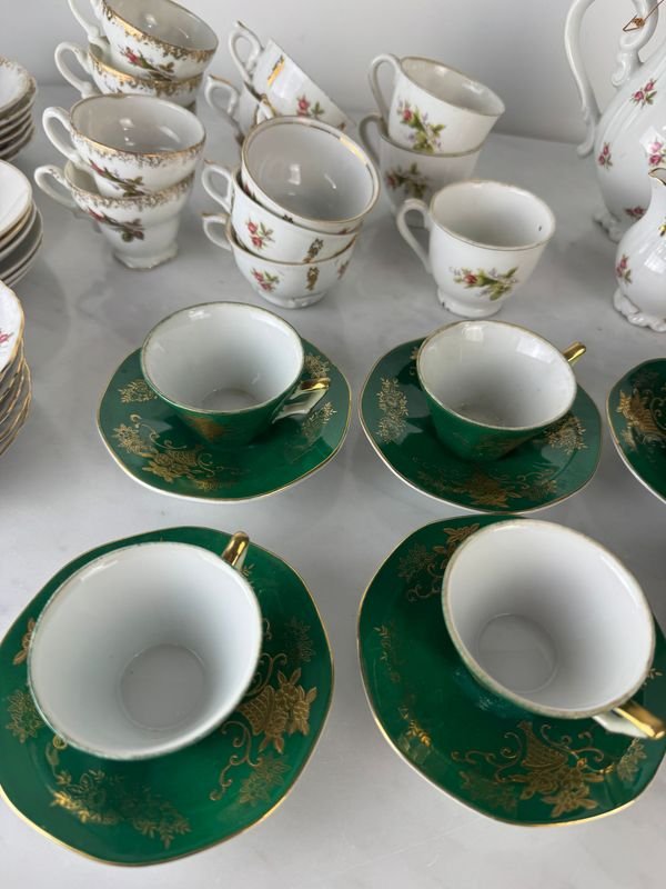 Lote de porcelanas alemanas y japonesas con detalles florales - imagen 2