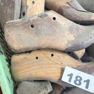 Lote de 30 Hormas Antiguas para Calzado en Madera - imagen 3