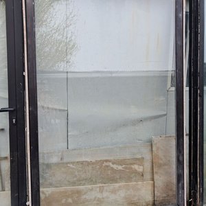 Lote siguiente: Mampara Fija DVH Aluminio Negro 146x220x7cm