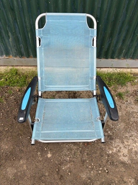 Silla Plegable Baja Azul y Negra