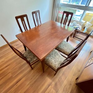 Juego de Comedor de Madera: Mesa Extensible y 6 Sillas Tapizadas - imagen 3