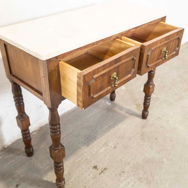 Mesa de arrimo en pino con tapa de mármol y detalles en el lustre - imagen 2