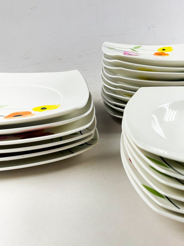 Platos blancos florales cuadrados para postre - imagen 3