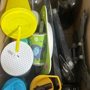 Lote anterior: Soporte para TV y Botellas Varias