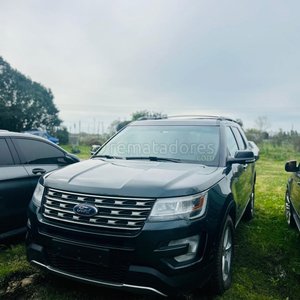 Ford Explorer XLT SUV Verde Oscuro - imagen 2