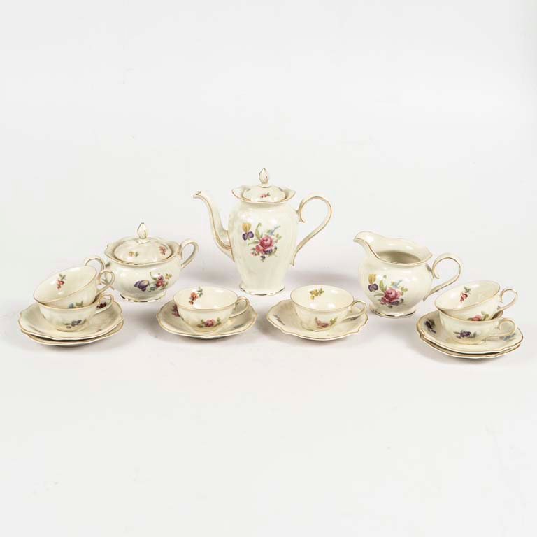 Lote anterior: Servicio de café de porcelana alemana Rosenthal decorada flores