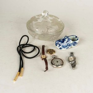Lote anterior: Bombonera de Cristal, Adorno Cerámica Holandesa, Relojes y Otros Objetos