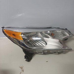 Juego de Ópticas Delanteras Izquierda y Derecha para Nissan Versa - imagen 4