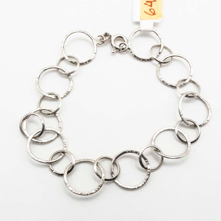 Pulsera de Plata 925 con Diseño de Aros y Detalle Texturizado
