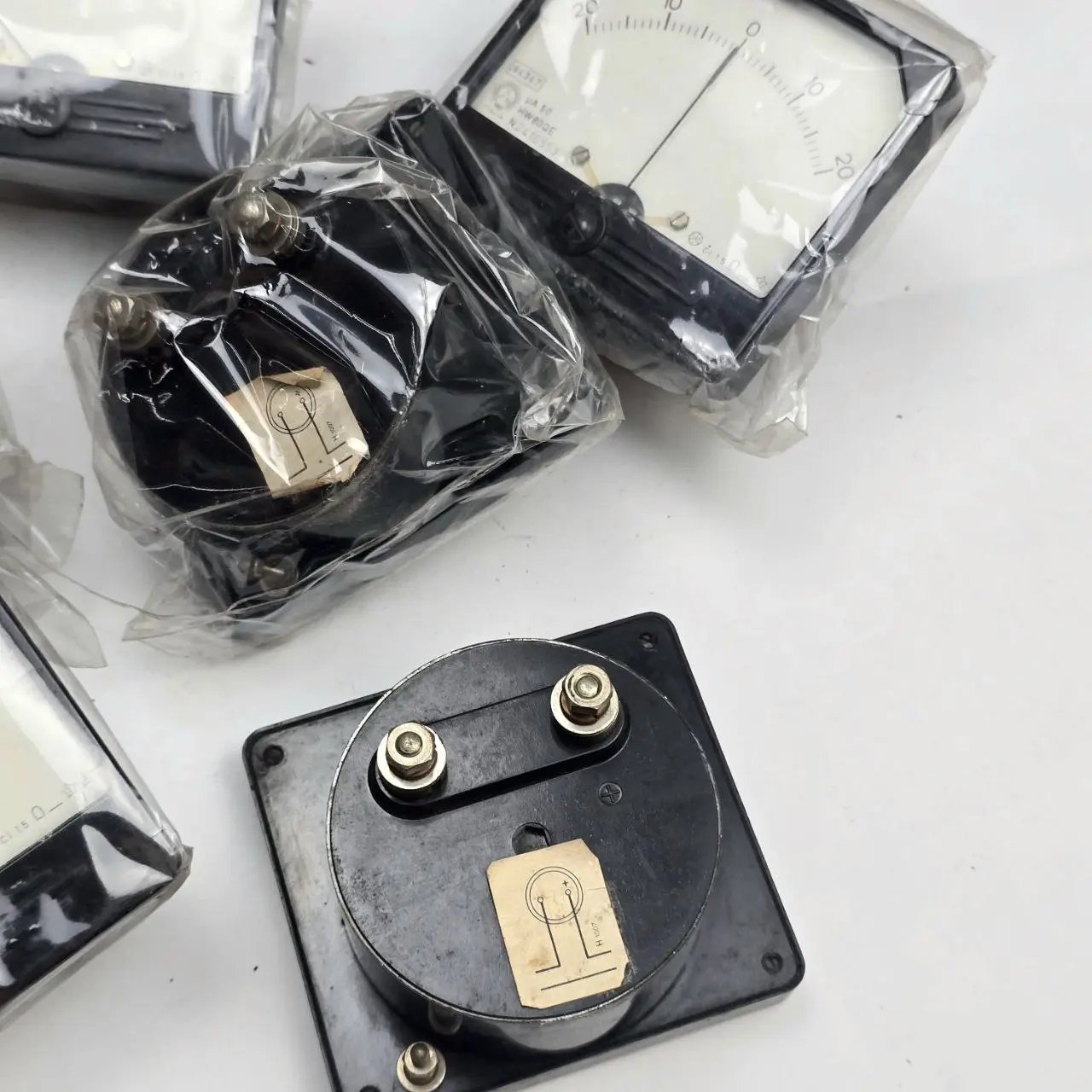 Item lote-14-miliamperimetros-y-amperimetros-6-piezas - Image 4