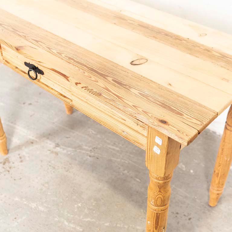 Mesa de cocina en pinotea rústica con cajón y patas torneadas - imagen 2
