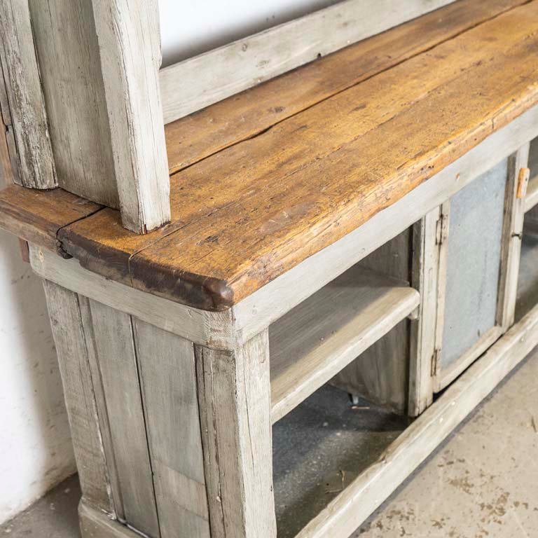 Mueble rústico con estantería y detalles en la pintura y madera - imagen 2