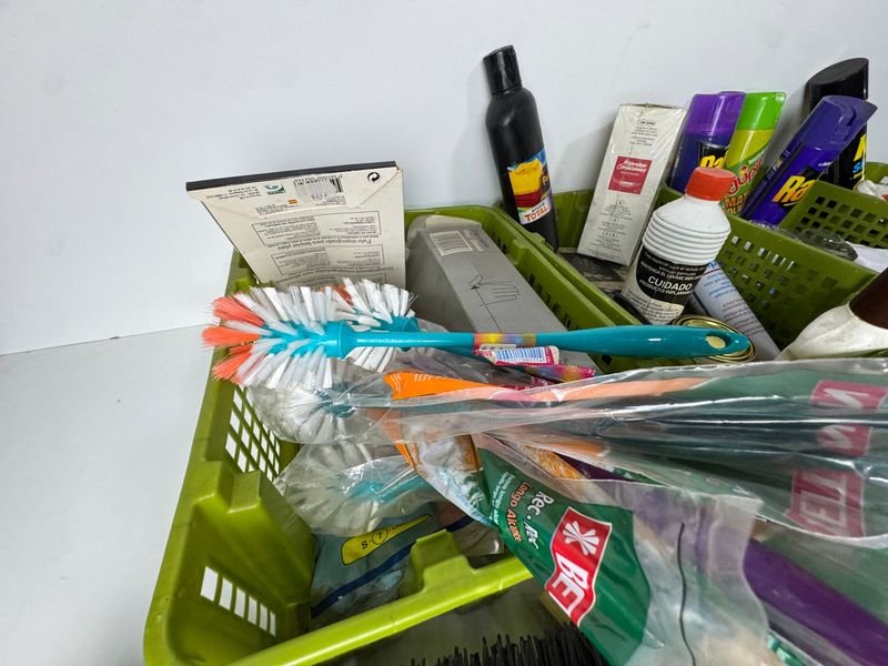 Gran lote de accesorios para el hogar y la limpieza - imagen 9