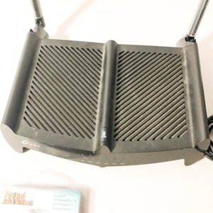 Lote de Electrónica: 2 Mini Power Banks, Router TP-Link y Adaptadores para Auto - imagen 5