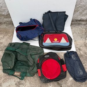 Lote siguiente: Lote de Bolsos y Mochilas Variados