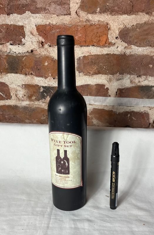Set de Accesorios para Vino en Estuche de Botella
