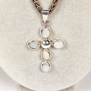Cadena Gruesa de Plata con Dije Cruz de Plata y Nácar - imagen 3