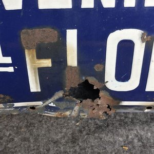 Chapa Esmaltada Antigua "Avenida Gral. Flores" - imagen 3