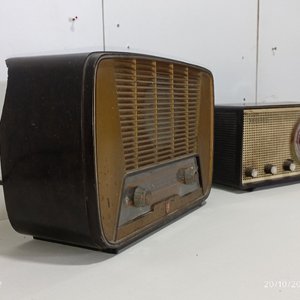 2 Radios Antiguas de Mesa Vintage Decorativas - imagen 4