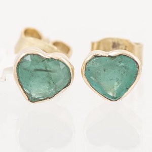 Par de Arracadas Corazón Oro 18k con Esmeraldas - imagen 1