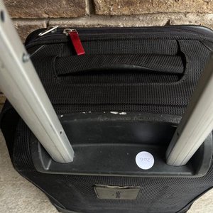 Valija Samsonite Negra Mediana con Ruedas y Mango Extensible - imagen 7