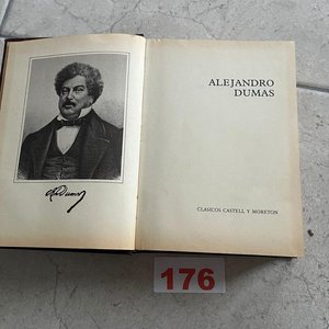 Los Tres Mosqueteros (Tomo I) de Alejandro Dumas - Edición Castell y Moretón 1981 - imagen 3