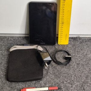 Tablet Samsung con Estuche y Cargador Original - imagen 4