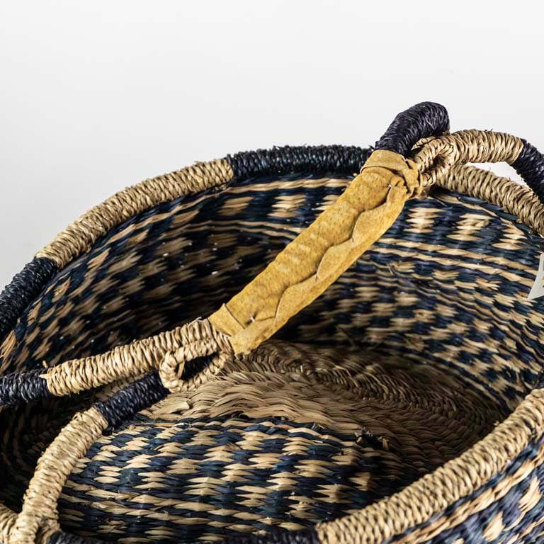 Canasto de ratán azul con detalles - imagen 2