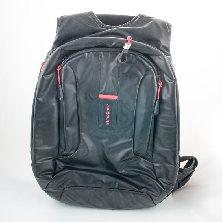 Mochila Samsonite Negra con Detalles Rojos