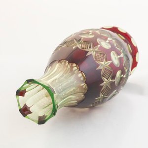 Florero de Cristal Tallado Bordo con Detalles Verdes - imagen 2