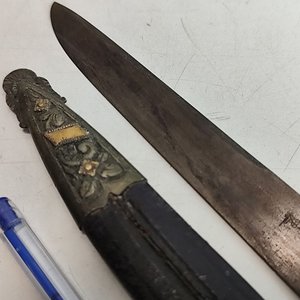 Cuchillo de Campo de Plata y Oro con Vaina de Cuero - imagen 3