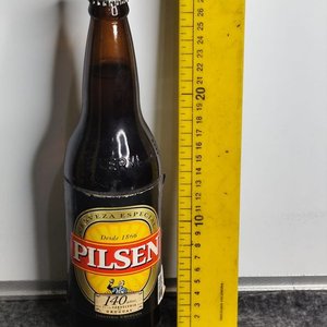 Lote anterior: Botella Antigua Cerveza Pilsen "140 Años" Sellada con Etiqueta Original