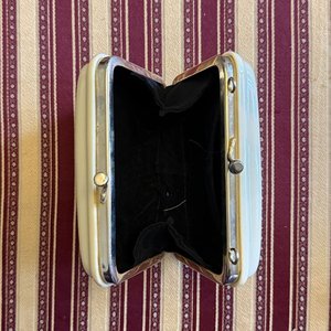 Lote Surtido de Collares, Aretes, Broches y Anillos con Caja - imagen 4