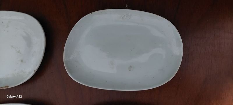 Platos de porcelana y cerámica en excelente condición - imagen 3